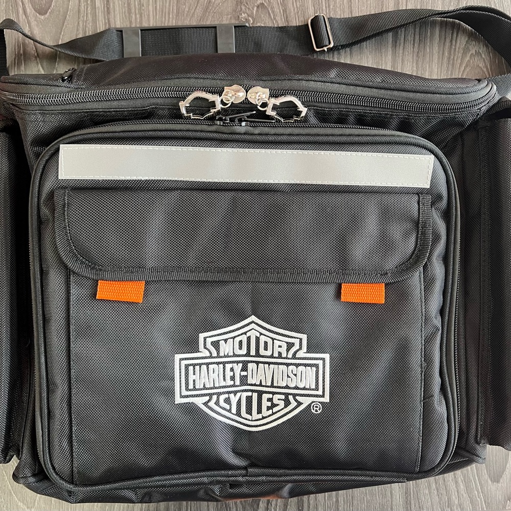 Harley Davidson Picnic Set Black Insulated Travel Cooler Bag W/Service For 2